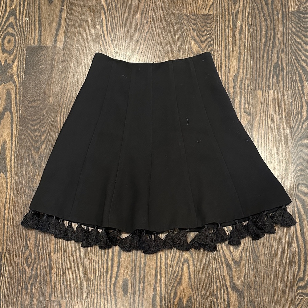 Club Monaco Elegant Black Tassel Skirt in amazing condition - Picture 4 of 8